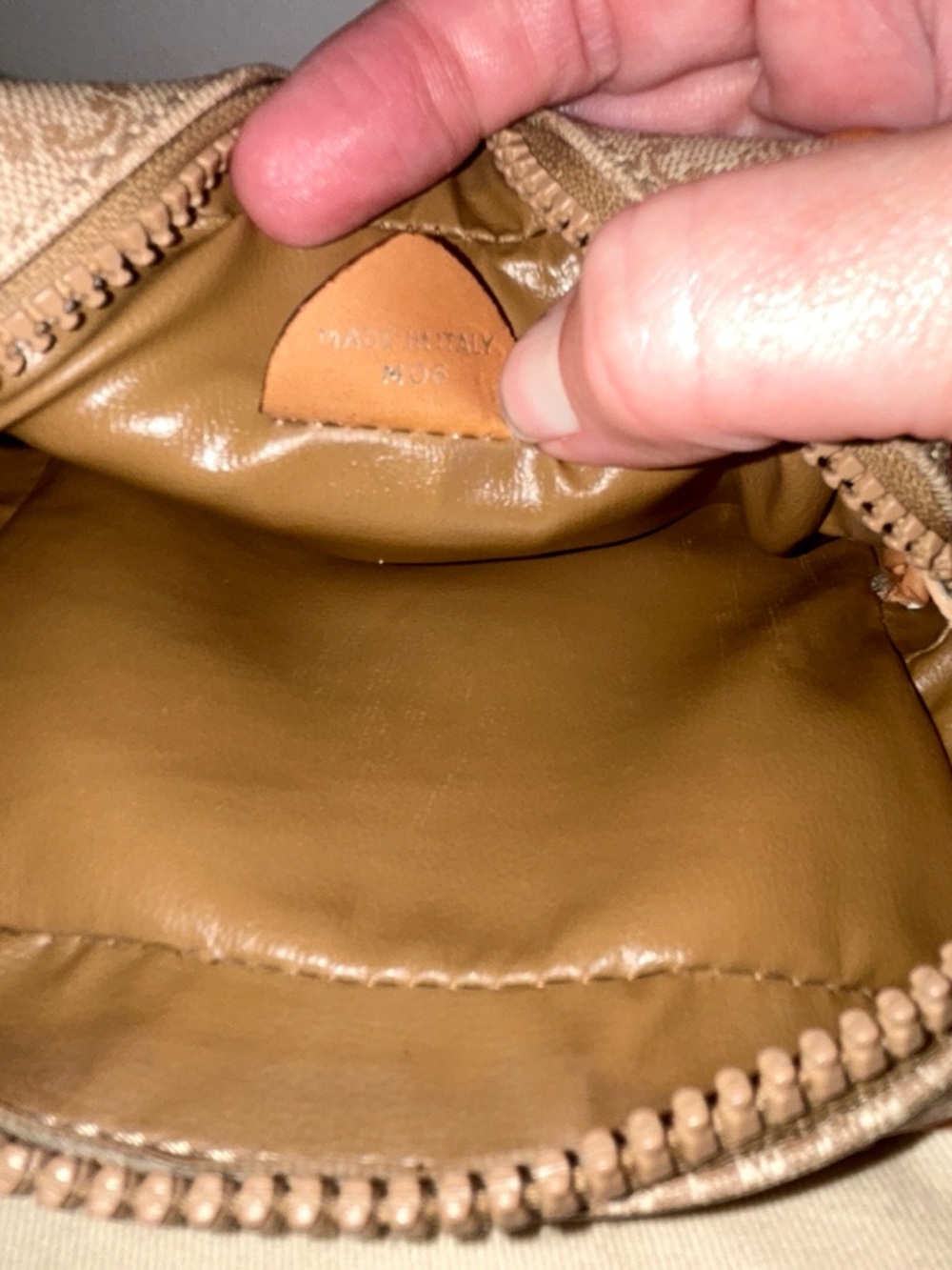 Vintage and Rare Celine Macadam canvas crossbody bag. - Picture 9 of 9
